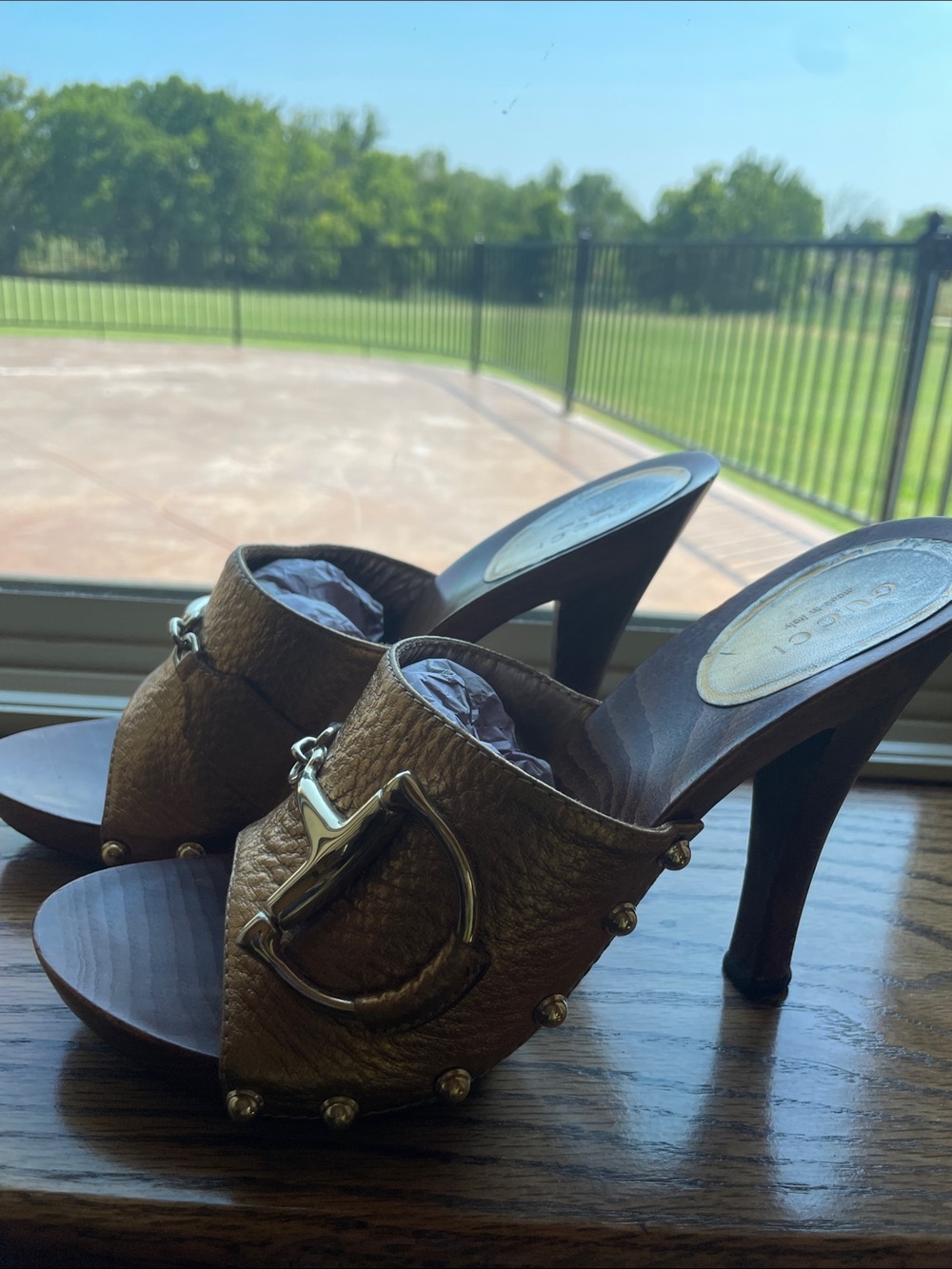 Gucci Metallic Gold Leather Horsebit Wood Slide Mules - Picture 2 of 3